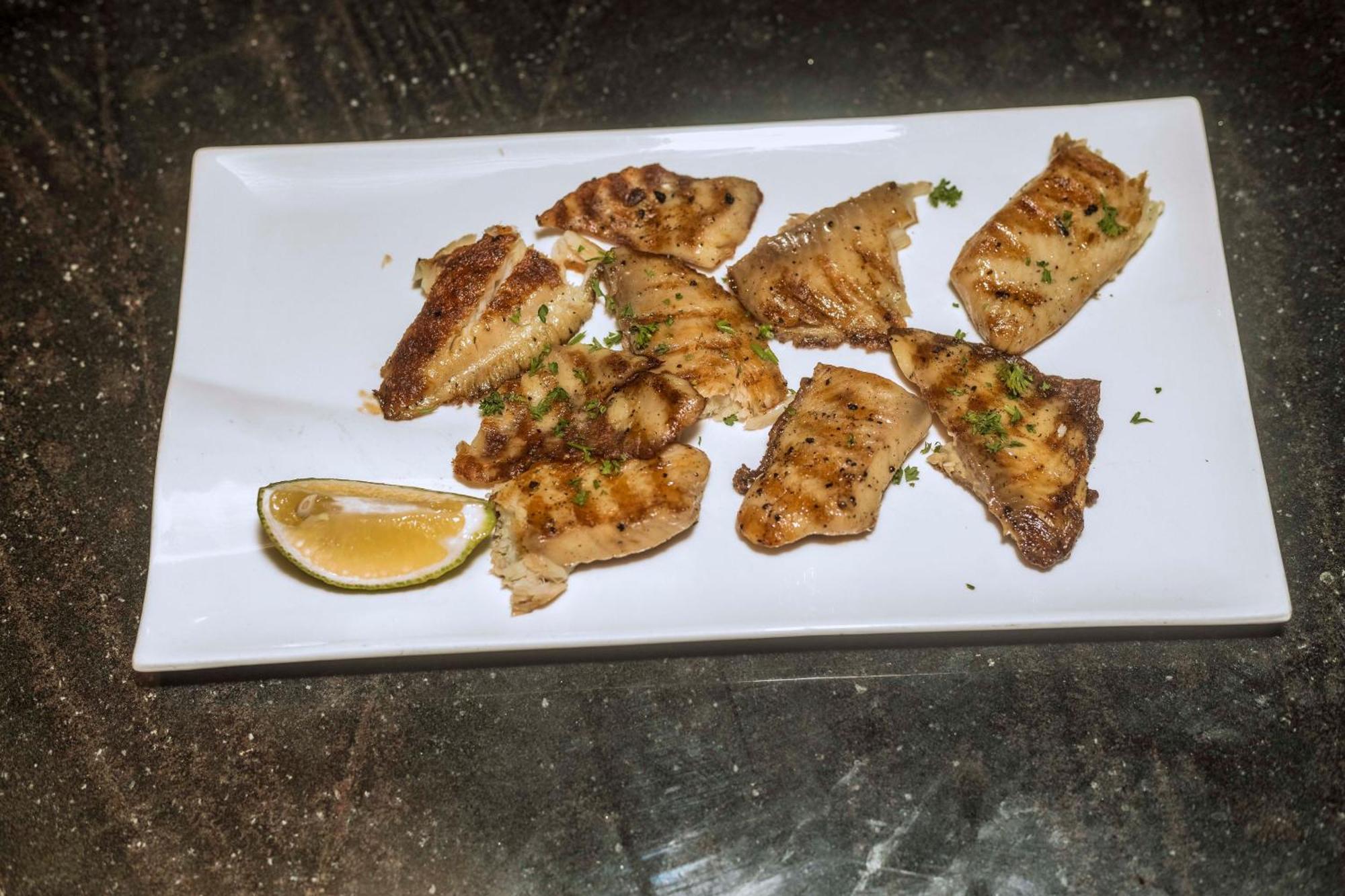 The Hut Restaurant & Boutique Hotel キガリ エクステリア 写真